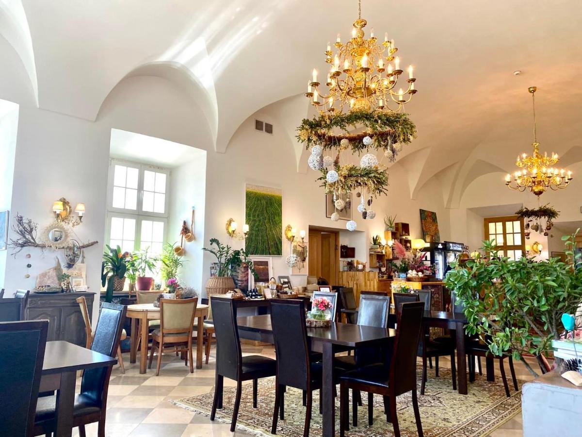 Pokoje Goscinne Domu Pielgrzyma W Supraslu Exteriér fotografie