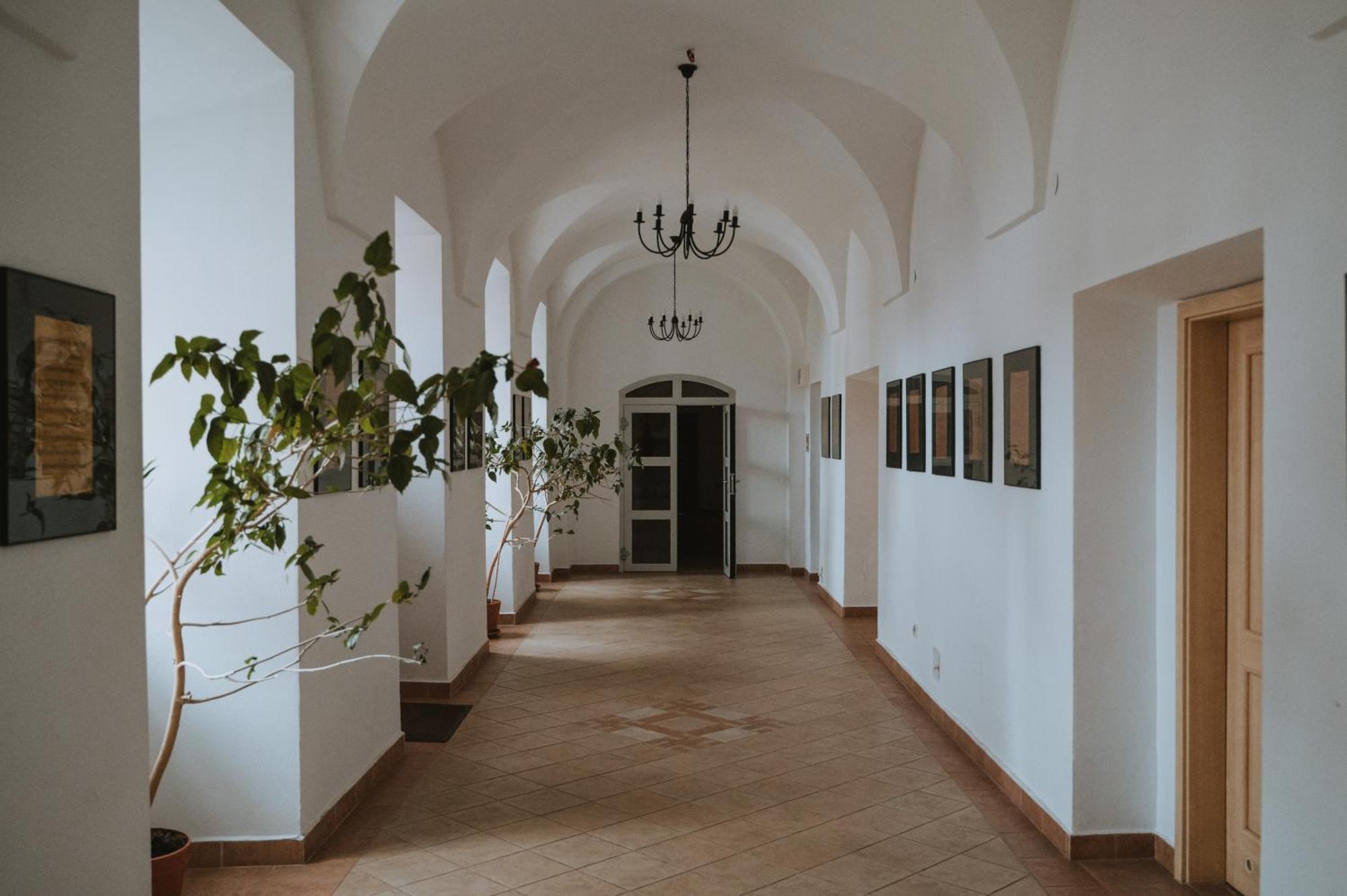 Pokoje Goscinne Domu Pielgrzyma W Supraslu Exteriér fotografie