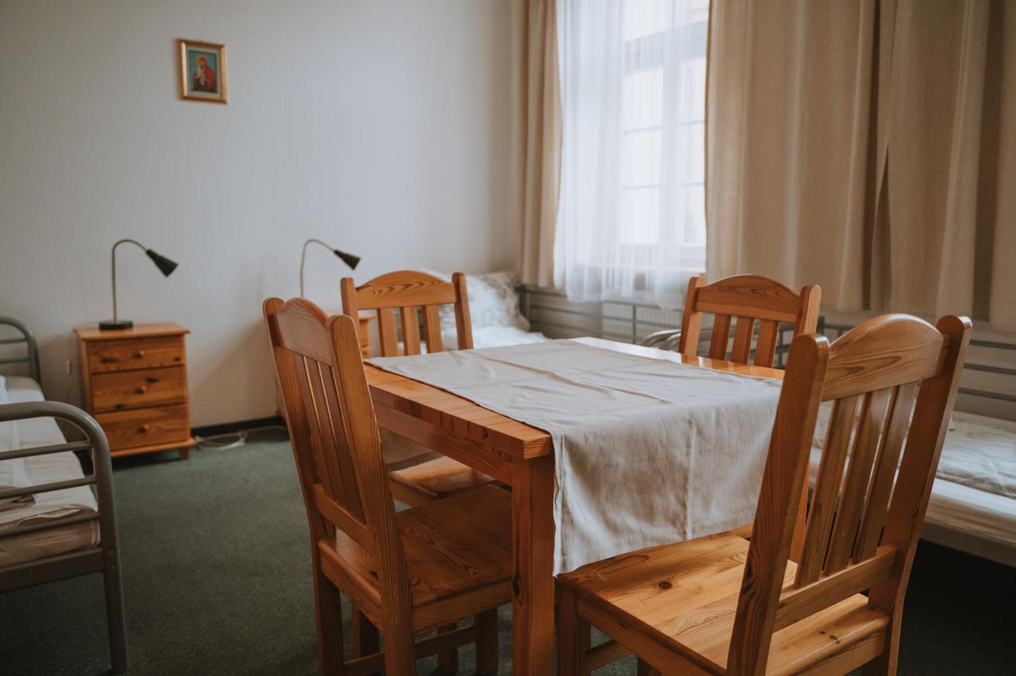 Pokoje Goscinne Domu Pielgrzyma W Supraslu Exteriér fotografie