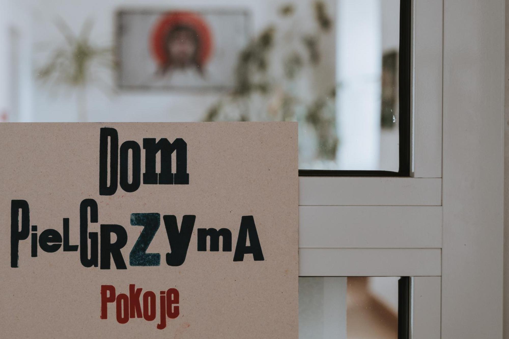 Pokoje Goscinne Domu Pielgrzyma W Supraslu Exteriér fotografie
